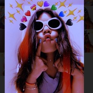 Meet your Posher, Abril